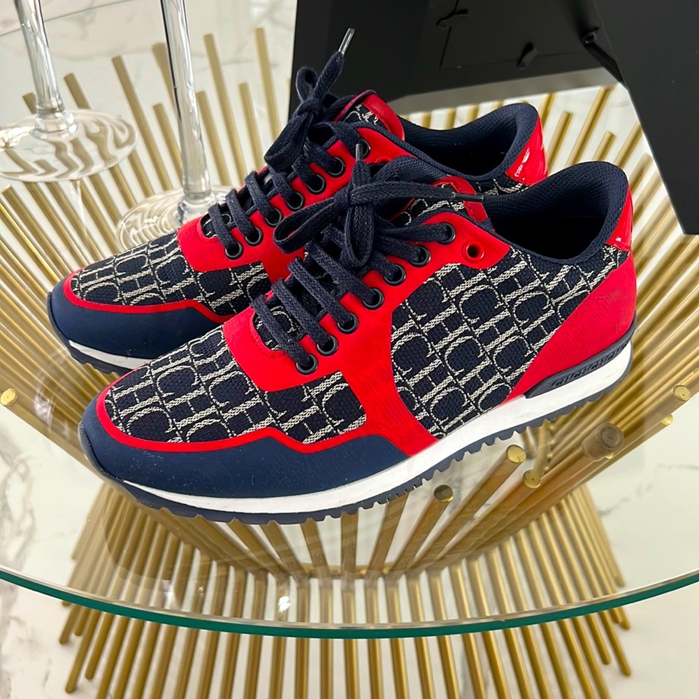 Like new original Carolina Herrera sneakers size 39 Made in Portugal